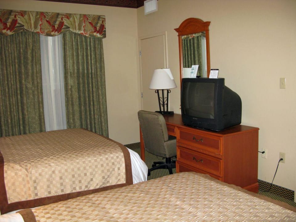 Schlafzimmer Suite Hawthorn Suites by Wyndham Lake Buena Vista, a staySky Hotel & Resort