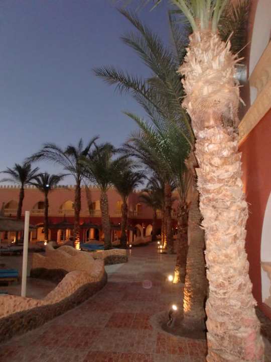 Pool am Abend Pickalbatros Alf Leila Wa Leila Resort - Neverland Hurghada