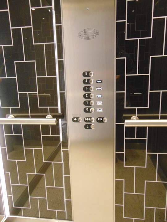 Sonstiges Hotel Courtyard by Marriott Warsaw Airport