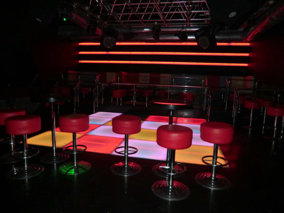 Die hoteleigene Disco Saturn Palace Resort Hotel