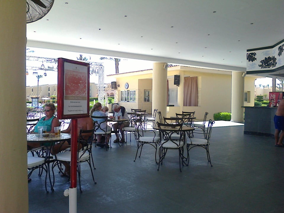 Neue Stühle und Tische Cleopatra Luxury Resort Makadi Bay