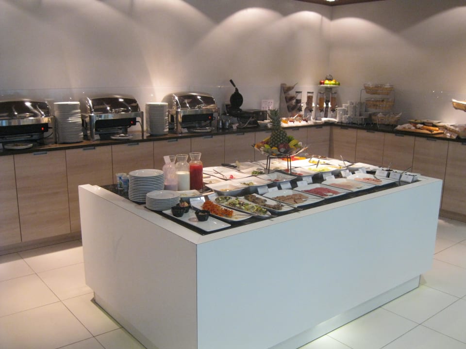 Breakfast buffet Hotel Novotel Gdansk Centrum