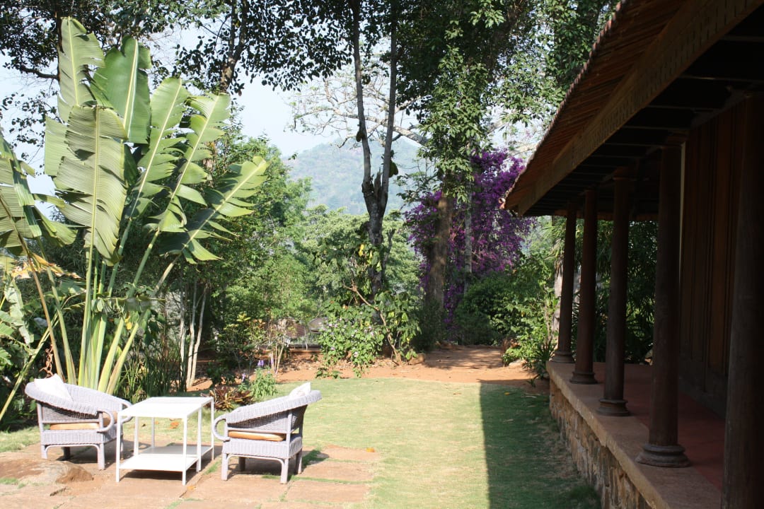 Sehr individuelle Sitzmöglichkeiten Hotel Rajakkad Estate