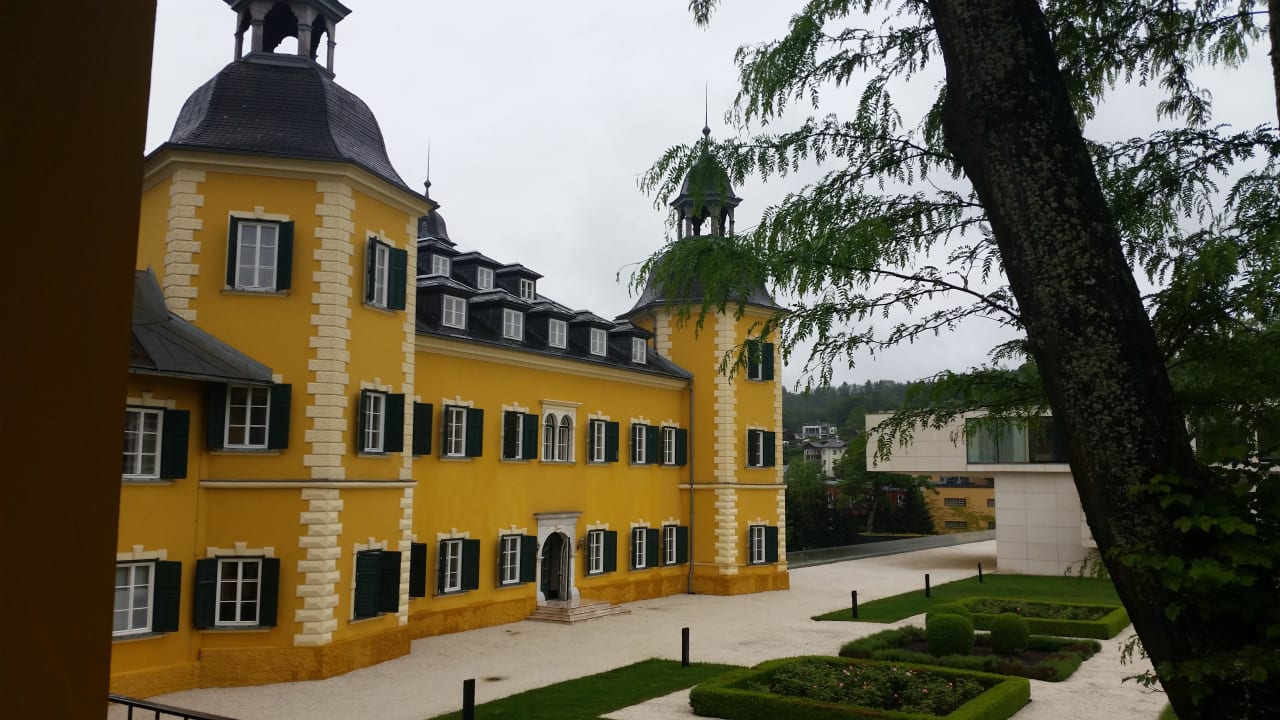 Innenhof Falkensteiner Schlosshotel Velden