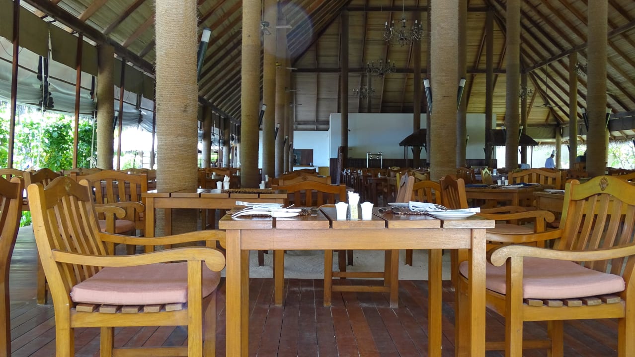Hauptrestaurant Medhufushi Island Resort