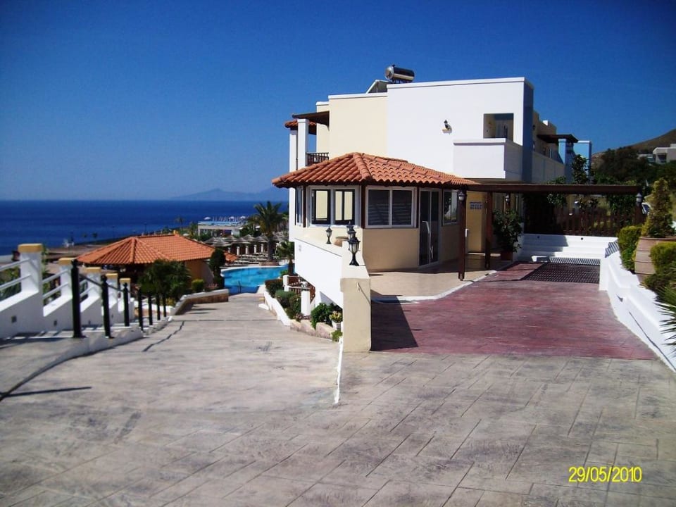 Ganz oben in der Anlage Dimitra Beach Hotel & Suites