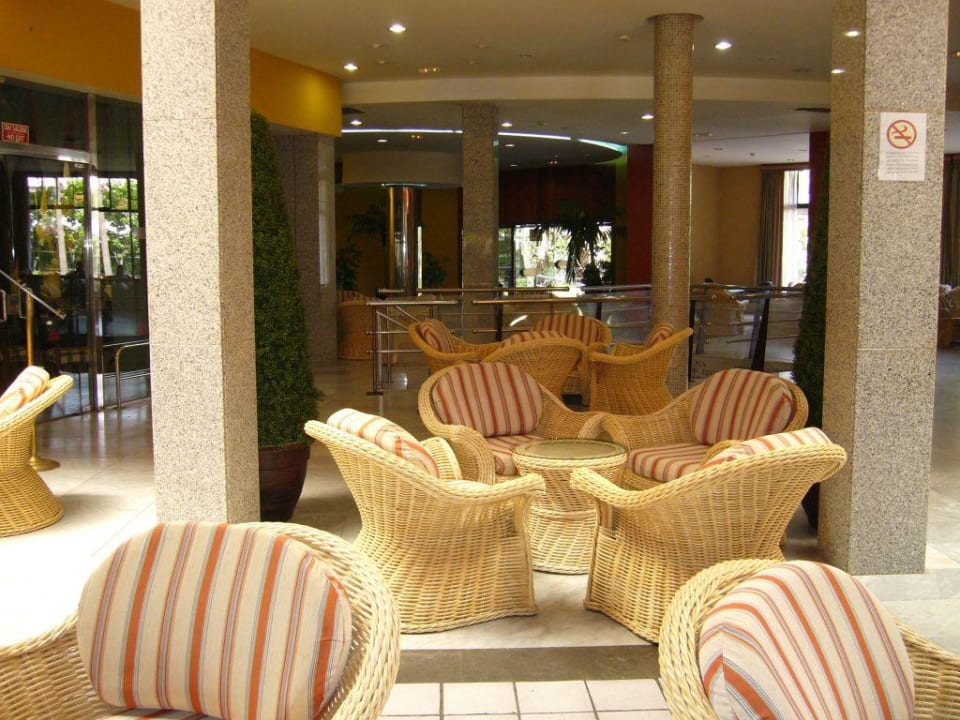 Lobby Bull Escorial & Spa
