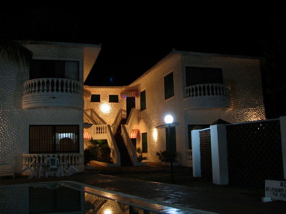 Treppenaufgang bei Nacht Apartments Colliers Center