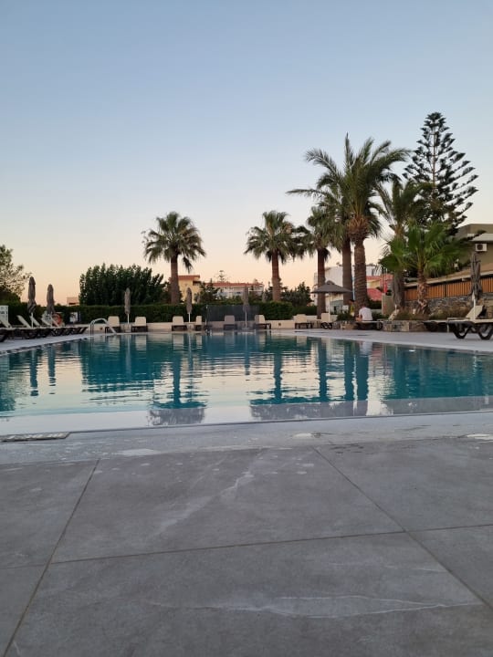 Pool Petousis Hotel & Suites