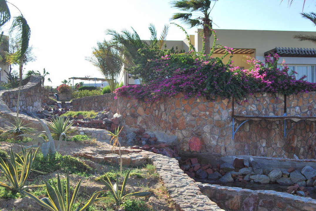 Zwischen den beiden Pools Solitaire Resort Marsa Alam