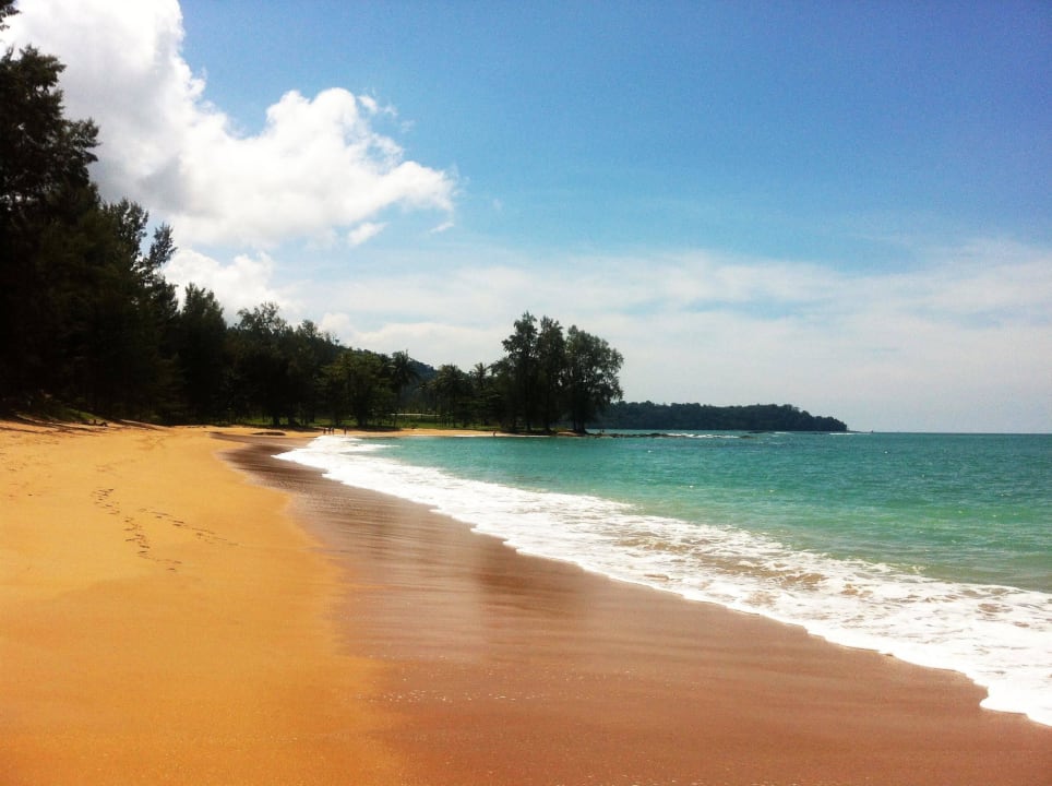 Hotel-strand,rechts entlang  The Leaf on The Sands by Katathani