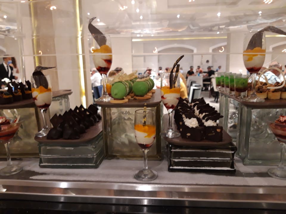 Gastro Premier Le Reve Hotel & Spa