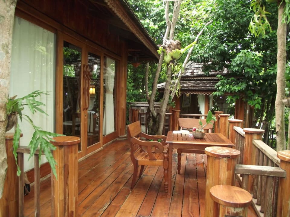 Terrasse Teilansicht Santhiya Koh Phangan Resort & Spa