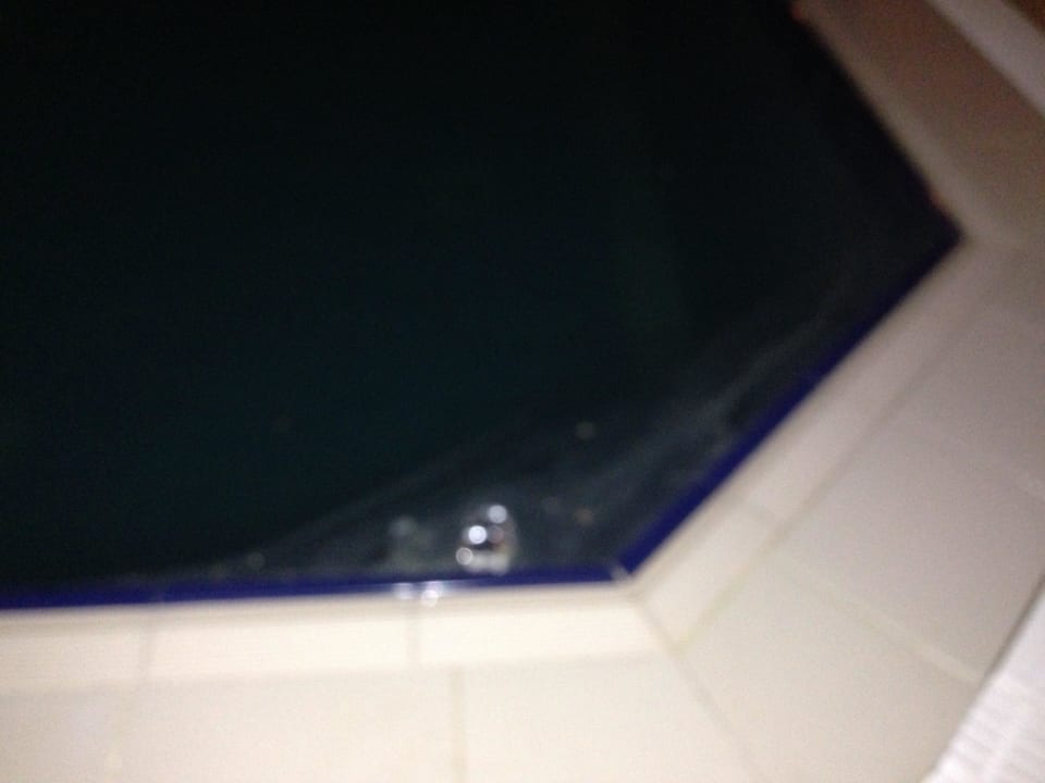 Dreckiger Pool Hotel Süral