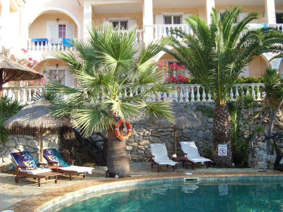 Swimmingpool Gloria Maris Hotel Suites and Villa