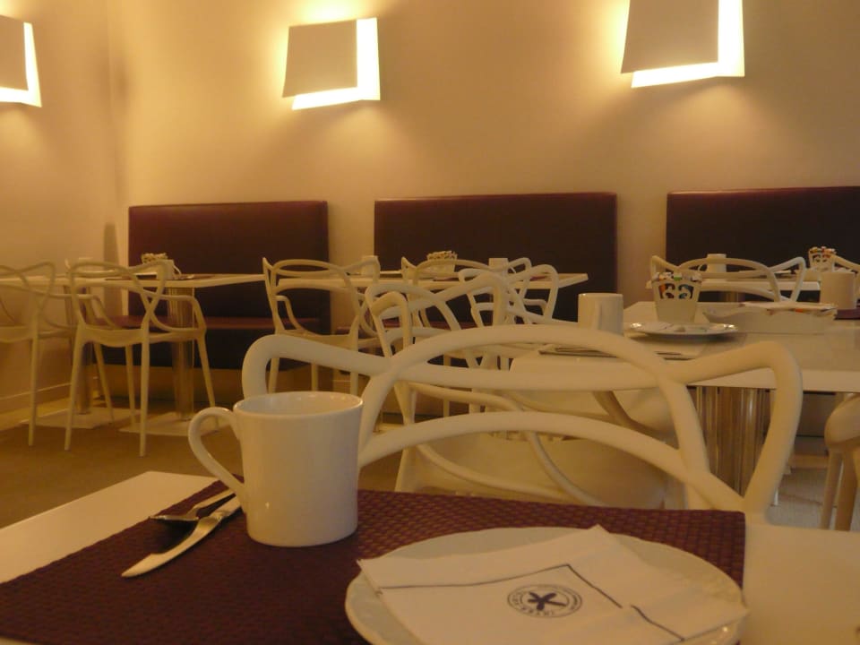 Salle des petit-déjeuners Hôtel Le Sévigné