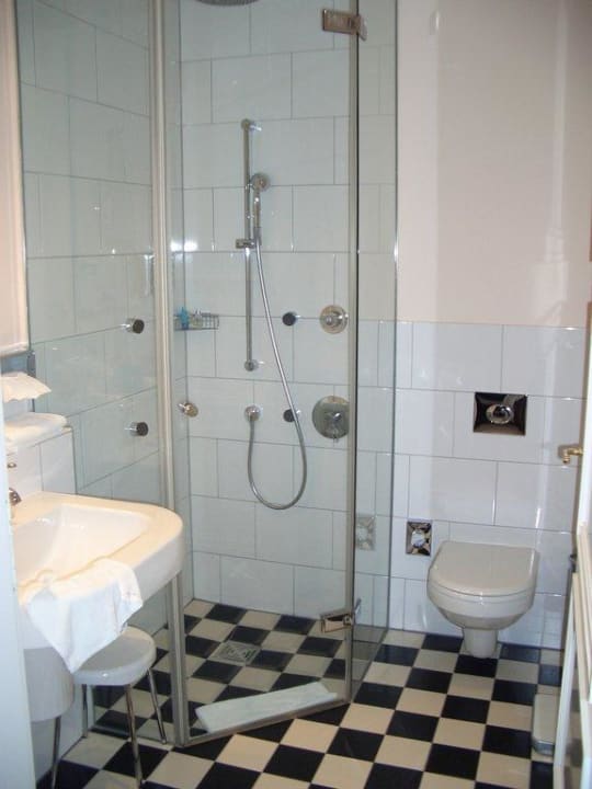 Bad im historischen Teil A-ROSA Travemünde