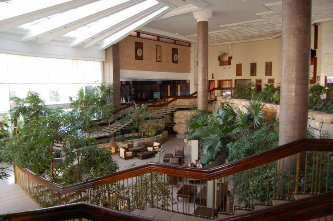 Blick von der Wunderbar in die Lobby TUI MAGIC LIFE Africana