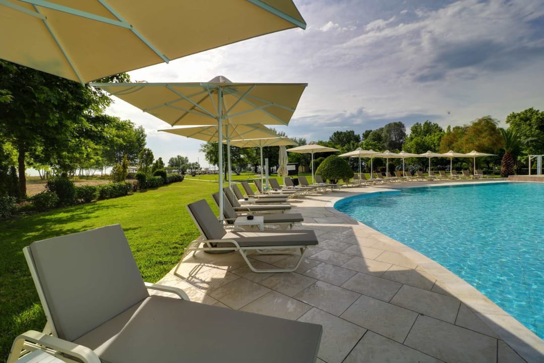 Pool Olympian Bay Grand Resort