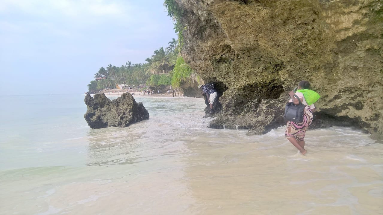 Die Flut kommt Bahari Beach Hotel