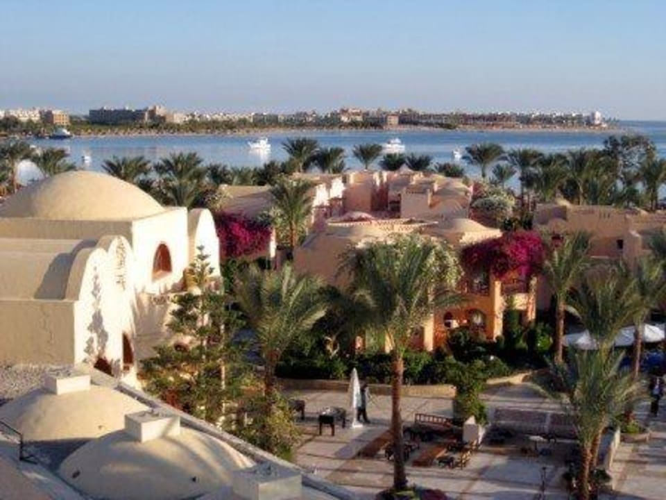 Blick vom Turm über Hotelanlage Iberotel Makadi Beach