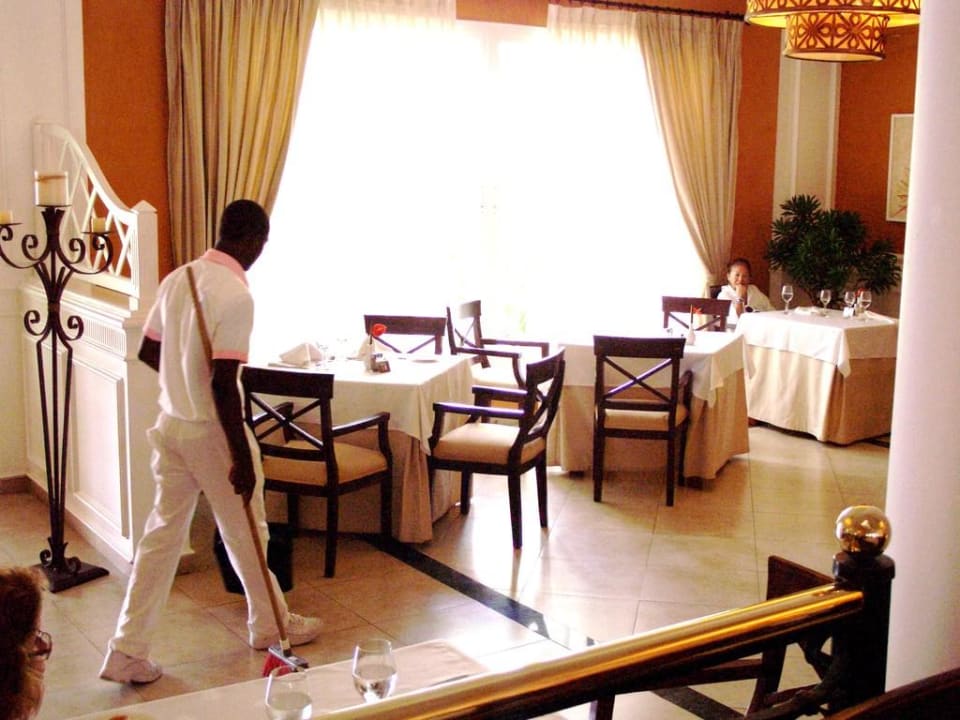 "Jazmin"-Büffet Bahia Principe Luxury Esmeralda
