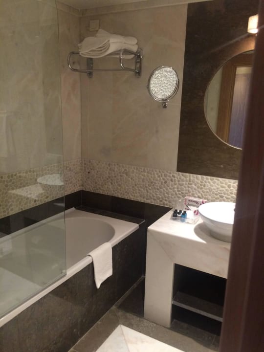 Bad Sesimbra Oceanfront Hotel