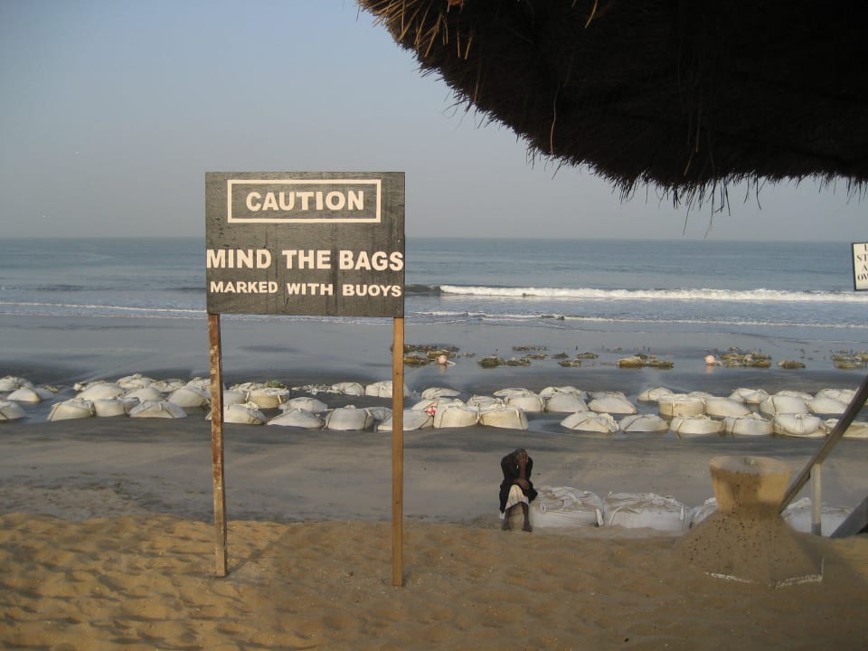 Blick vom "Liegestrand" bei Ebbe Hotel Senegambia Beach