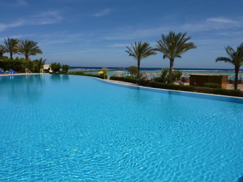 Relax Pool direkt am Strand TUI MAGIC LIFE Kalawy