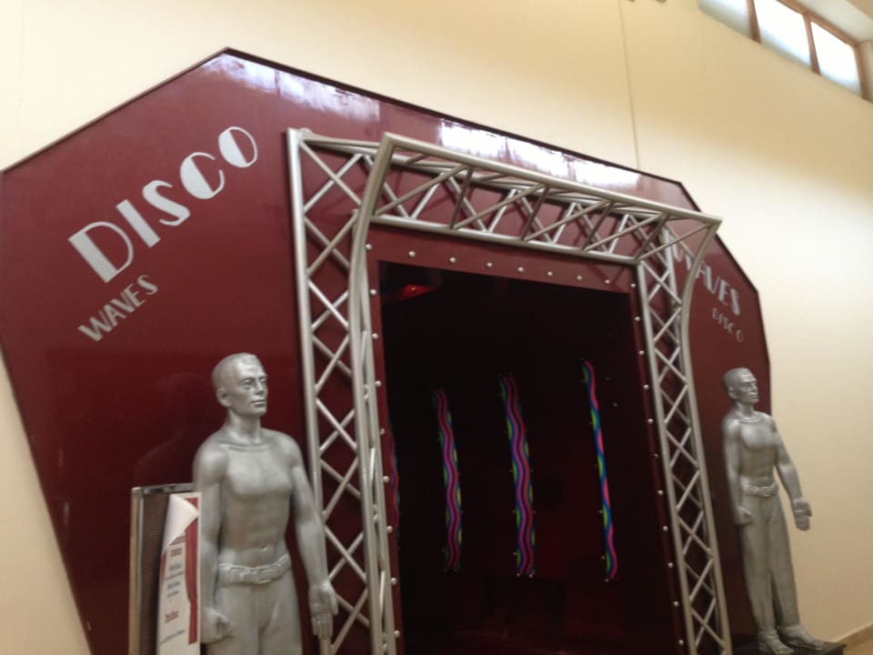 Disco Waves Titanic Beach Spa & Aqua Park