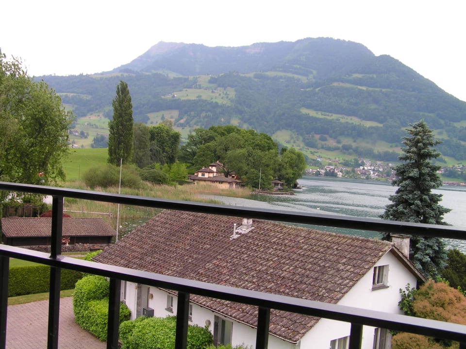 Von der Moulin Rouge-Art-Suite des Schloss-Hotels. Schloss-Hotel