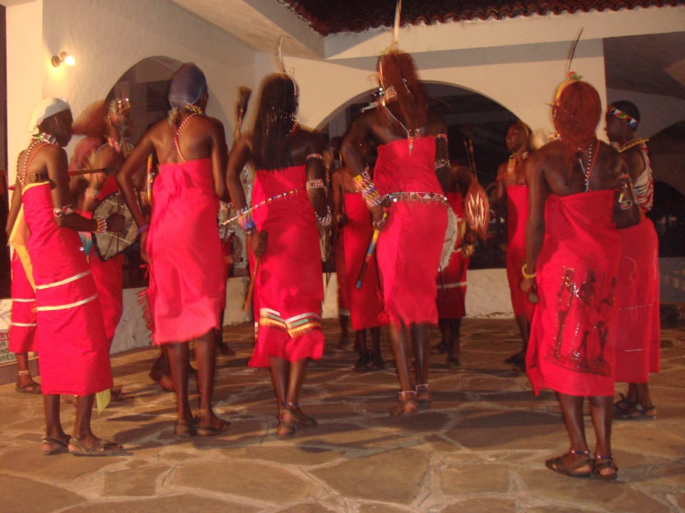 Pokaz tańca masajów Diani Sea Resort