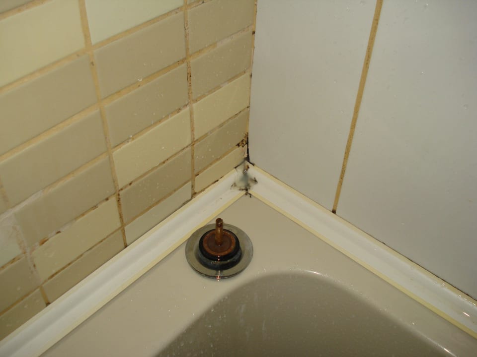 Schimmel in der Wanne Sueno Hotels Beach Side