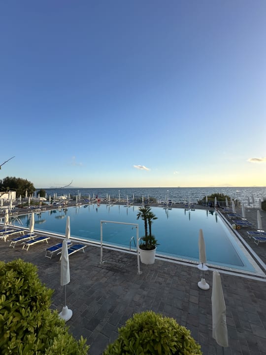 Außenansicht Hotel Puntaquattroventi