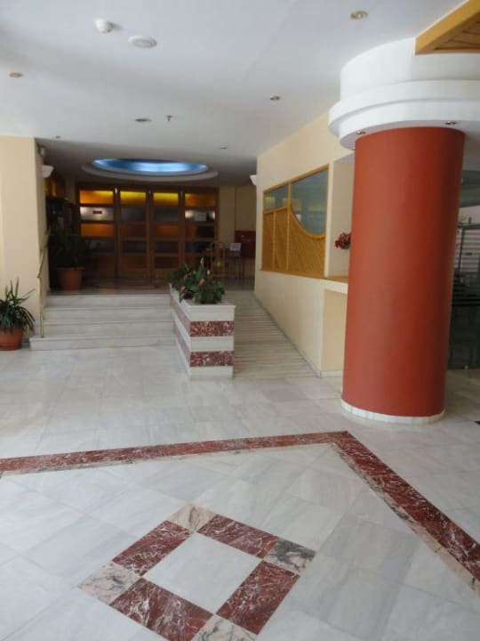 Lobby Atrium Ambiance Hotel