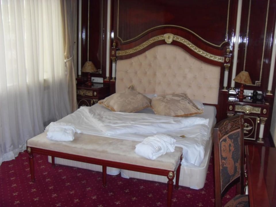 Doppelbett Hotel Unique Dortmund Hauptbahnhof