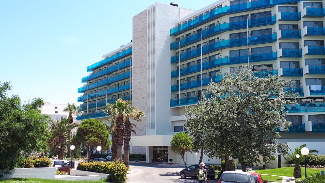 Außenansicht Hotel Calypso Beach