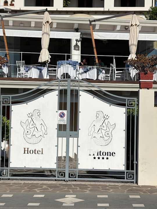 Außenansicht Hotel Tritone