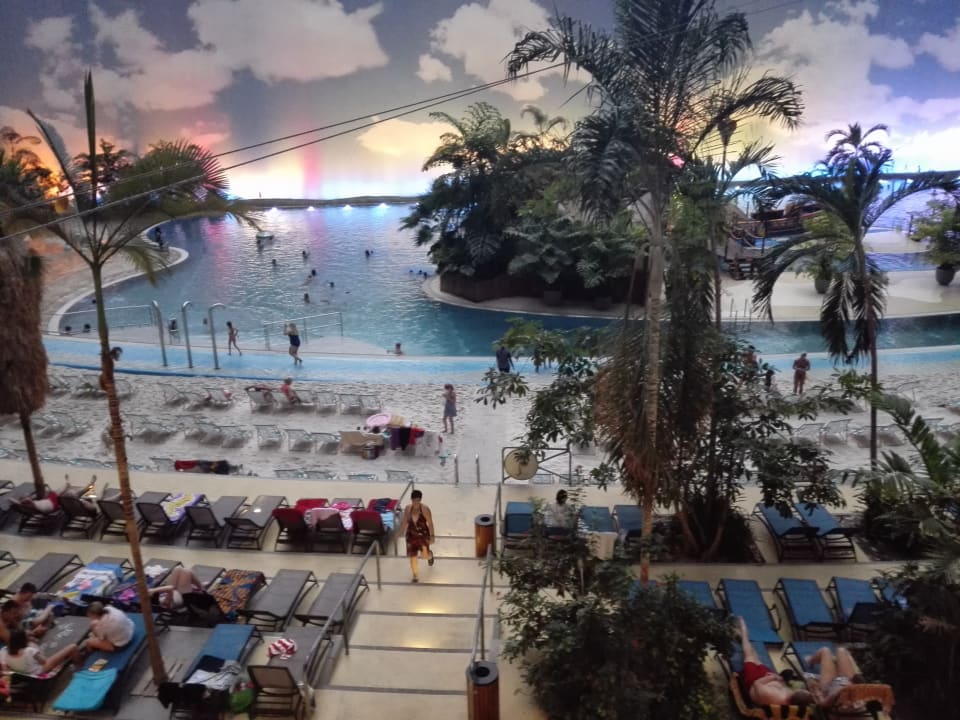 Pool Tropical Islands Resort