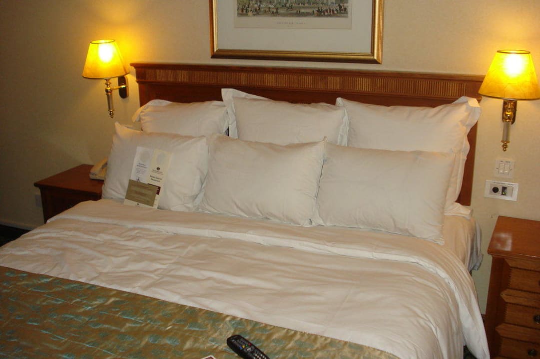 Bett zum Wohlfühlen Renaissance London Heathrow Hotel