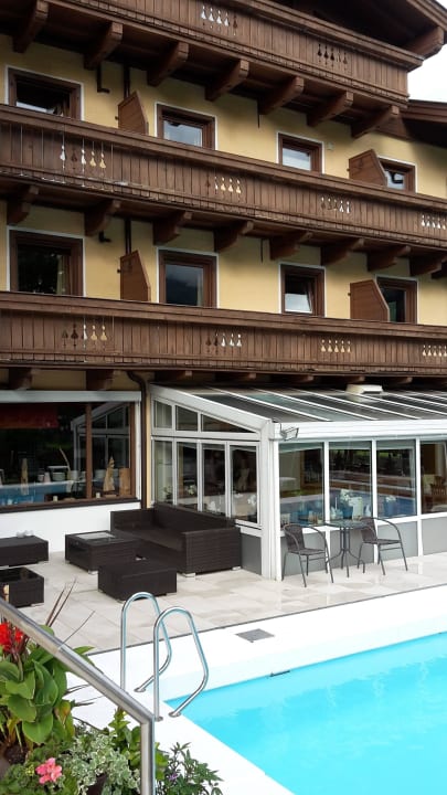 Hotel mit Wintergarten und Pool Hotel Sonnblick Kaprun
