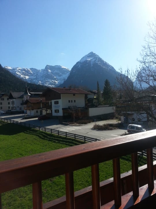 Ausblick vom Balkon rechts  Verwöhnhotel Kristall
