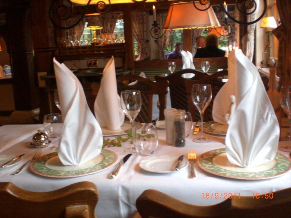 Schön eingedeckte Tische Relais Chateaux Jagdhof Glashütte