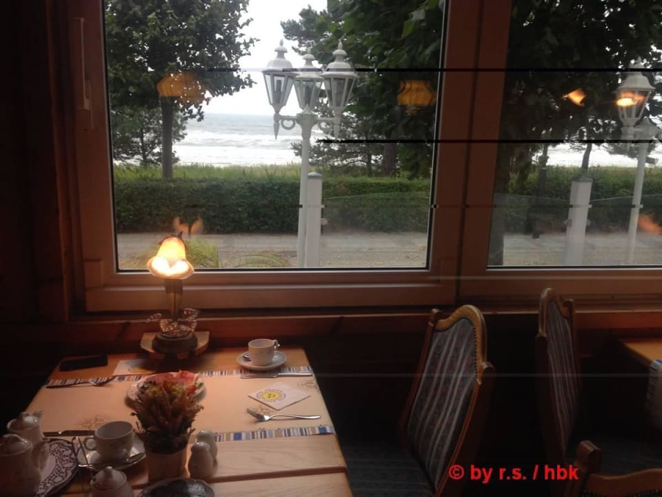 Blick aus Frühstücksraum/ Restaurant auf Ostsee Strandhotel zur Promenade