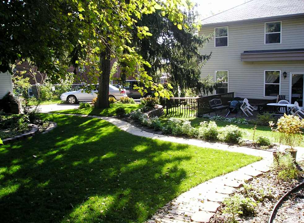 Gartenanlage Susan's Villa Hotel Garni  B&B