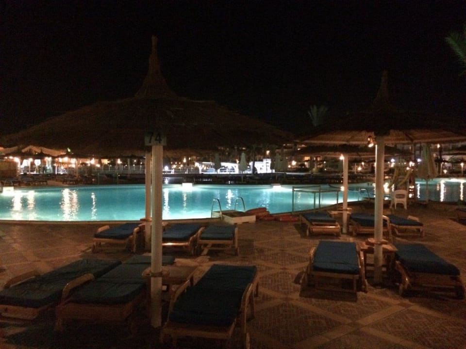 Pool bei Nacht Pickalbatros Dana Beach Resort - Hurghada