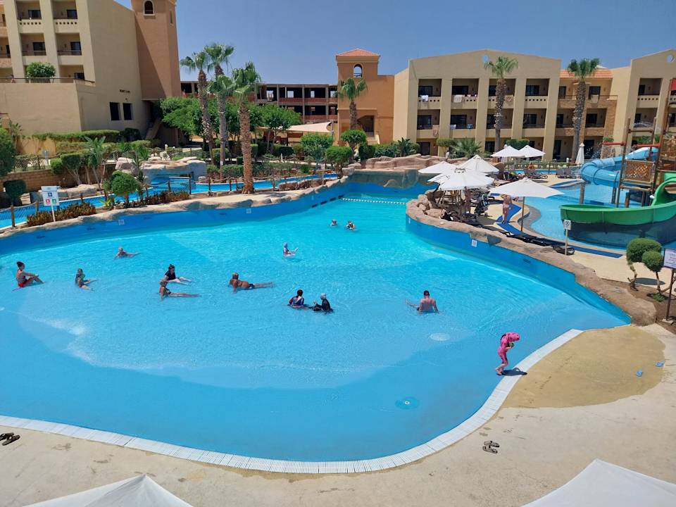 Pool Coral Sea Holiday Village