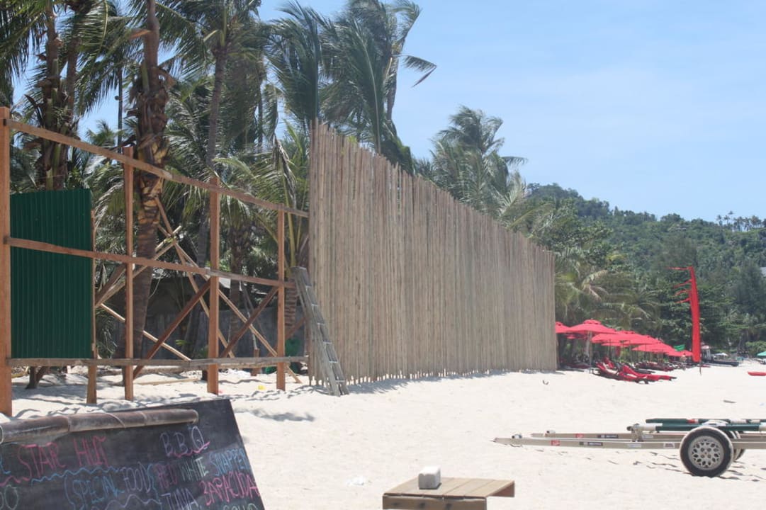 Der neue Bauzaun aus Bambus Anantara Rasananda Koh Phangan -  Villas