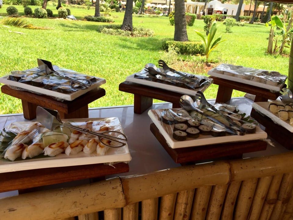 Sushi ohne Kühlung am Strand TUI Blue Bahari Zanzibar
