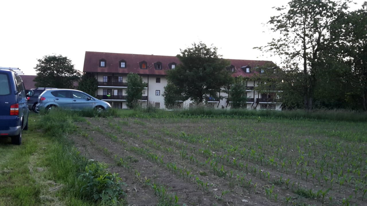 Das Hotel von der Seite Landhotel Rosenberger